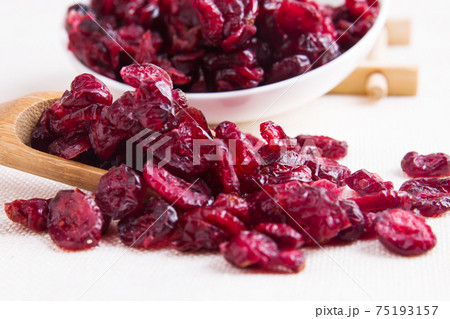 クランベリー ツルコケモモ イチゴ 75193157