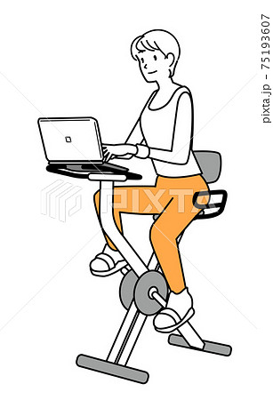 フィットネスバイクに乗りながらノートパソコンで作業をする 75193607