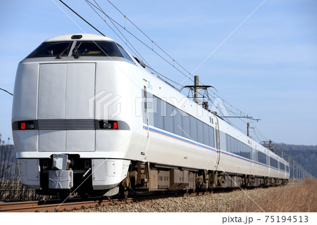 七尾線を行く681系特急能登かがり火1号 75194513