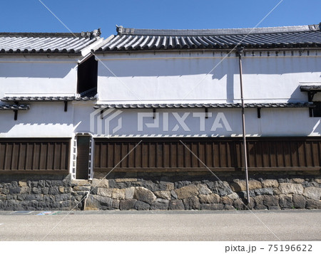 名古屋市︓四間道の⼟蔵 75196622