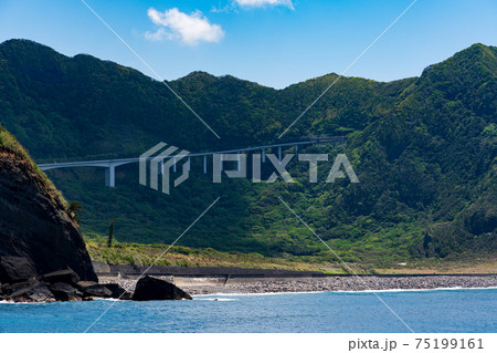 八丈島　島　自然　屋外　離島　伊豆諸島　風景　リゾート　田舎　少子化　観光　旅行　大坂トンネル展望台 75199161