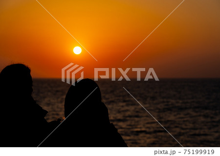 太平洋 東京湾 島 自然 離島 伊豆諸島 風景 リゾート 観光 旅行 船上 東海汽船 男女 太陽 太平洋 東京湾 島 自然 離島 伊豆諸島 風景 リゾート 観光 旅行 船上 東海汽船 男女 太陽 75199919