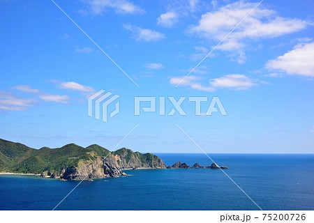 加計呂麻島　安脚場戦跡から見える美しい海 75200726