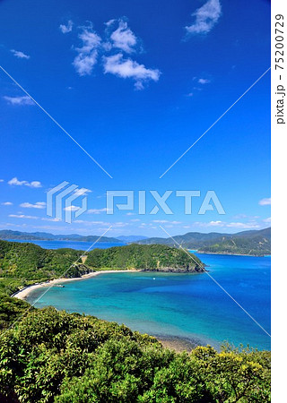 加計呂麻島　安脚場戦跡から見える美しい海 75200729