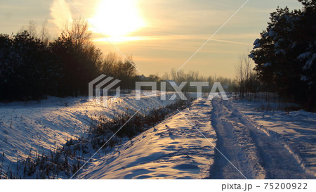 Wonderful evening winter landscape in the province Wonderful evening winter landscape in the province 75200922