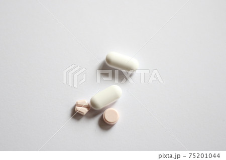 医薬品の薬の錠剤 75201044