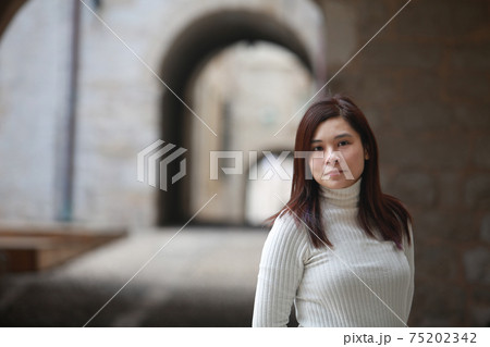 asian girl dubrovnik town visiting asian girl dubrovnik town visiting 75202342