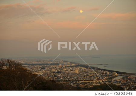 湘南平からの月見 75203948