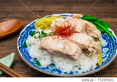 鶏むね肉のカオマンガイ風ご飯 75205621