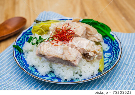 鶏むね肉のカオマンガイ風ご飯 鶏むね肉のカオマンガイ風ご飯 75205622