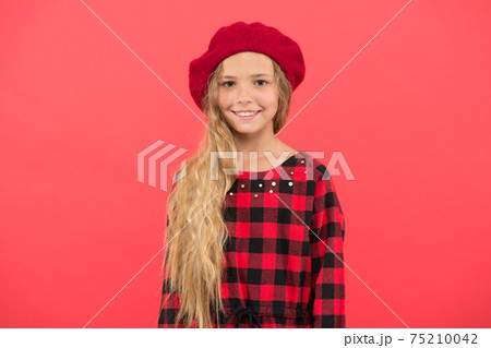 French style beret hat. Beret style inspiration.  75210042