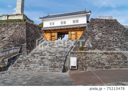 甲府城跡の鉄門(舞鶴城公園) 甲府城跡の鉄門(舞鶴城公園) 75213476