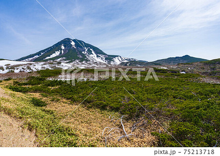 知床峠からの羅臼岳 知床峠からの羅臼岳 75213718
