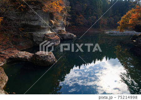 福島県/ 「塔のへつり 」の紅葉 福島県/ 「塔のへつり 」の紅葉 75214998