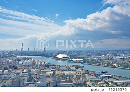 【四日市港ポートビル 展望台からの風景 (四日市コンビナート)】 三重県四日市市霞 75216576
