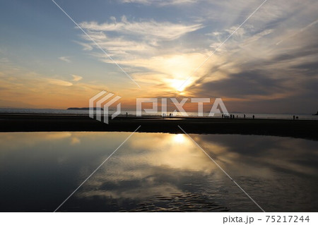 日本のウユニ塩湖 父母ヶ浜 日本のウユニ塩湖 父母ヶ浜 75217244