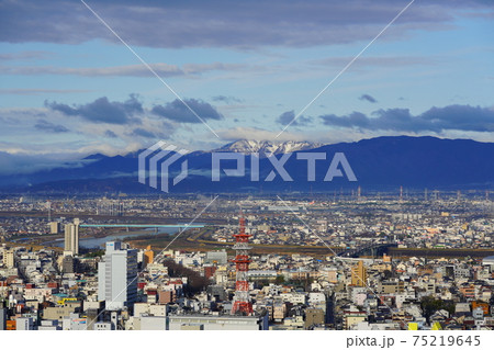 早春の伊吹山 75219645