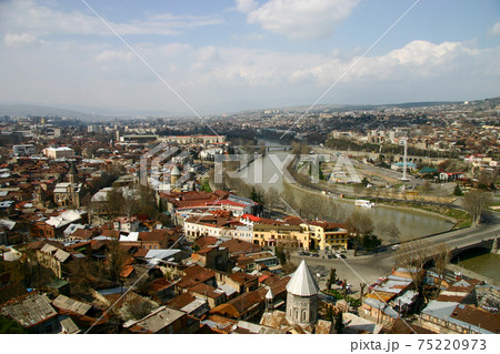 ジョージア（グルジア）の首都トビリシの景色 75220973
