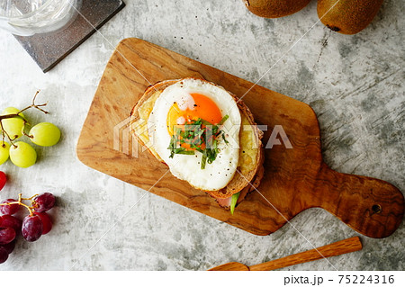 クロックマダム 75224316