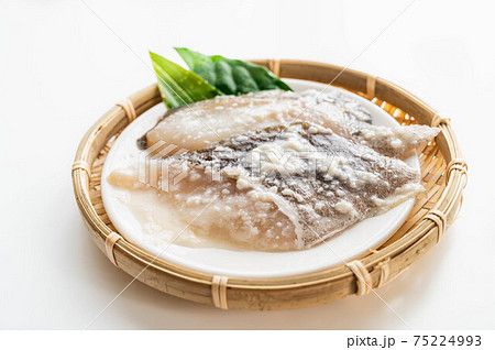 タラの塩麴漬け タラの塩麴漬け 75224993