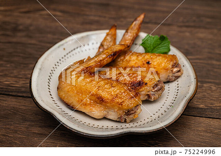 焼いた手羽先 焼いた手羽先 75224996