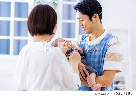 保育園 男性 保父 ママ 預ける 保育園 男性 保父 ママ 預ける 75227196