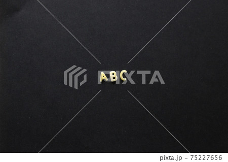 並べたパスタの文字「ABC」 並べたパスタの文字「ABC」 75227656