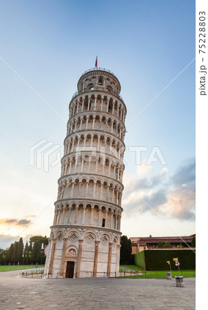 Leaning Tower of Pisa at Piazza dei Miracoli aka Piazza del Duomo in Pisa Tuscany Italy Leaning Tower of Pisa at Piazza dei Miracoli aka Piazza del Duomo in Pisa Tuscany Italy 75228803