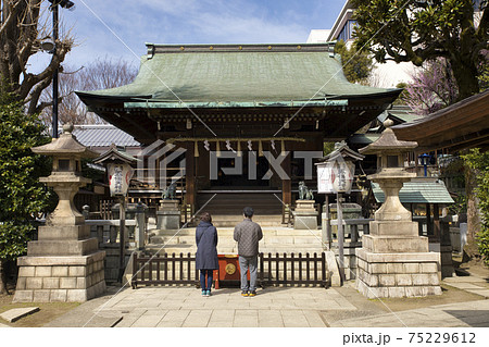 参拝　二人　五條天神社 75229612