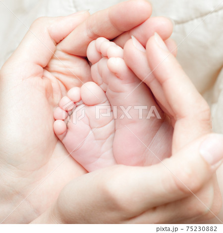 Tiny feet Tiny feet 75230882