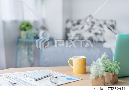 一人暮らしの若者の部屋のイメージ 75230951