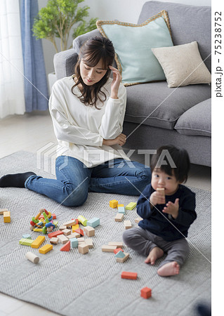 育児疲れイメージ 育児疲れイメージ 75238752