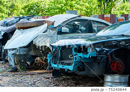 Parking of damaged cars after an accident Parking of damaged cars after an accident 75240644