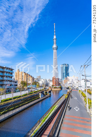 東京の都市風景 北十間川とスカイツリー 東京の都市風景 北十間川とスカイツリー 75241305