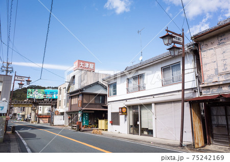【天竜浜名湖鉄道】商店街を駆ける鉄道 75242169