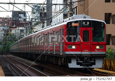 ［OH］小田急線内特別運行：赤い1000形車両 75242707