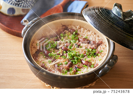 土鍋で炊いたホタルイカご飯 75243678