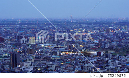 金華山ドライブウェイから見る名古屋と一宮の夜景 75249876