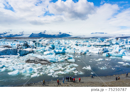 アイスランド 流れ着いた氷河 ヨークルスアゥルロゥン アイスランド 流れ着いた氷河 ヨークルスアゥルロゥン 75250787