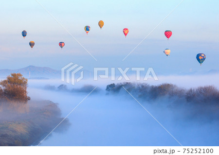 バルーンと朝霧 75252100