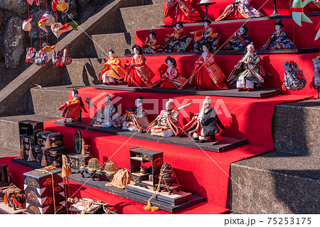 (静岡県)稲取の素盞嗚(スサノオ)神社 雛段飾り (静岡県)稲取の素盞嗚(スサノオ)神社 雛段飾り 75253175