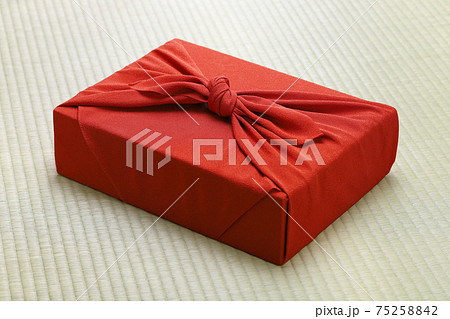 風呂敷包み 75258842