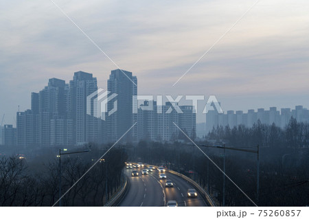 現代建築 都市 都会 75260857