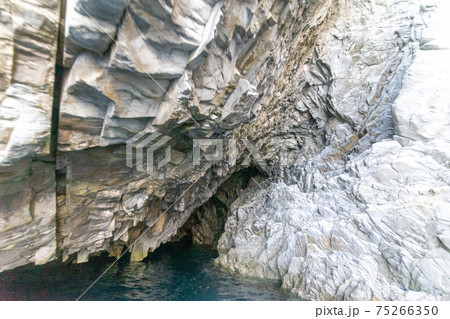 浄土ヶ浜　青の洞窟 75266350