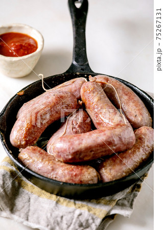 Grilled sausages salsiccia nodi Grilled sausages salsiccia nodi 75267131