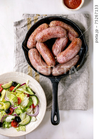Grilled sausages salsiccia nodi 75267133