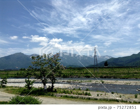 山と川と雲 75272851