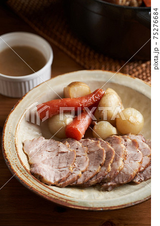 豚肩ロースと野菜の蒸し焼き 75276684
