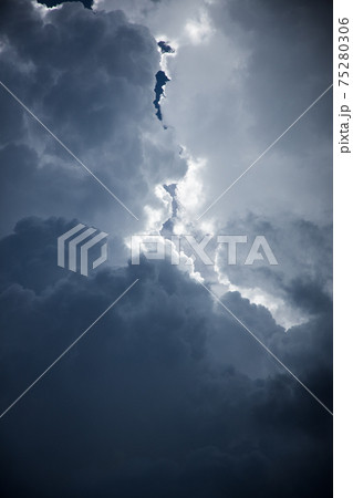 Deep blue sky with stratocumulus clouds Deep blue sky with stratocumulus clouds 75280306