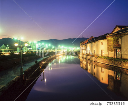 北海道小樽市小樽運河夜景-照片素材（圖片） [75285516] - PIXTA圖庫
